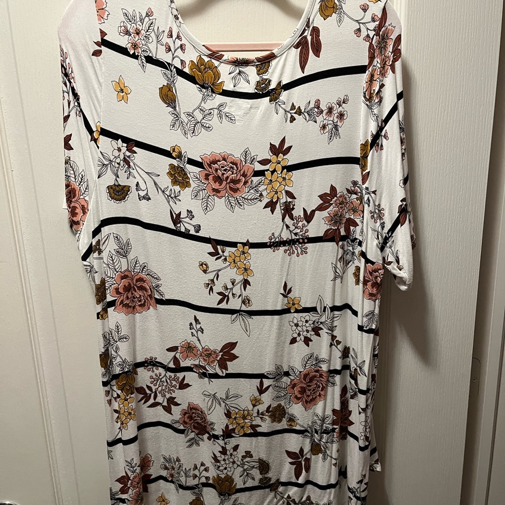 Floral tunic tee